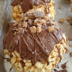 Bolas de palomitas con chocolate