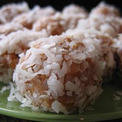 Bolitas de cacahuate y coco