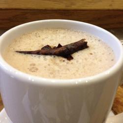 Chocolate caliente con leche y chile