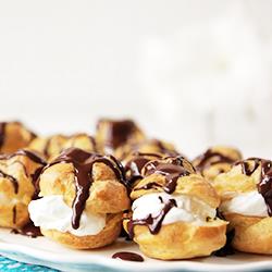 Choux con crema y chocolate (Profiteroles)