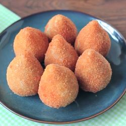 croquetas-de-pollo-brasilenas-(coxinhas)-9134-7109.jpg