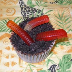 Cupcakes de chocolate con gusanos