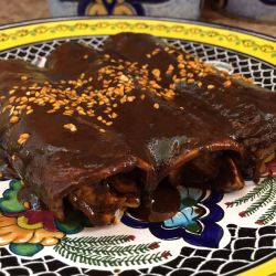 enchiladas-de-mole-negro-8101-5690.jpg