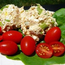 Ensalada de atún con huevo y queso cottage