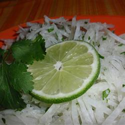 Ensalada de jícama con cilantro y limón