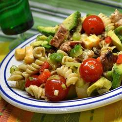 ensalada-de-pasta-con-pollo-y-tocino-8753-5973.jpg