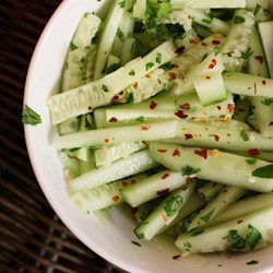 Ensalada de pepino con cilantro