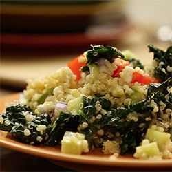 Ensalada de quinoa con aguacate y kale