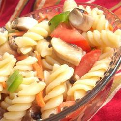 ensalada-italiana-de-pasta-y-verduras-7481-6962.jpg