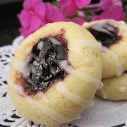 Galletas de almendra rellenas de mermelada