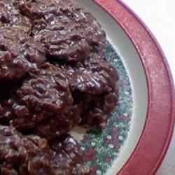 Galletas de cacahuate y cocoa sin hornear