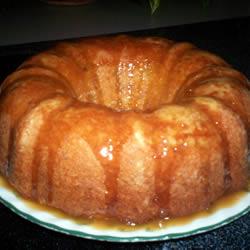 Pastel de manzana con jarabe tibio