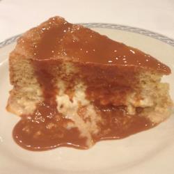 Pastel de tres leches con cajeta