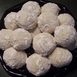 Polvorones de nuez de Castilla