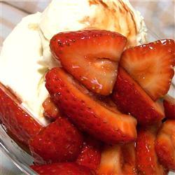 Postre de fresas balsámicas