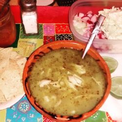 Pozole verde de pollo