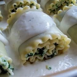 Rollos de lasaña rellenos de espinacas