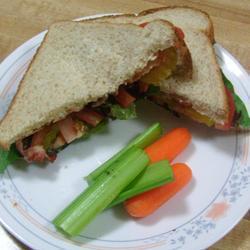 sandwich-de-tocino,-lechuga-y-jitomate-2204-6277.jpg