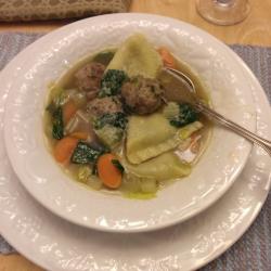 sopa-italiana-de-albondigas-con-ravioles-8939-7323.jpg